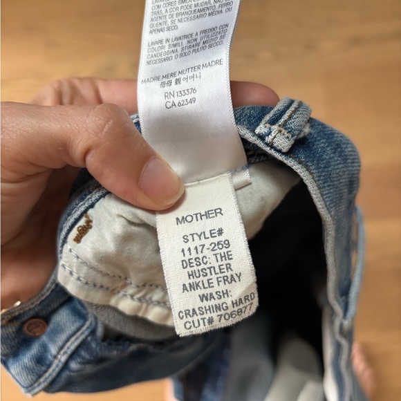 MOTHER Hustler Ankle Fray Light Blue Distressed Jeans - Picture 5 of 5